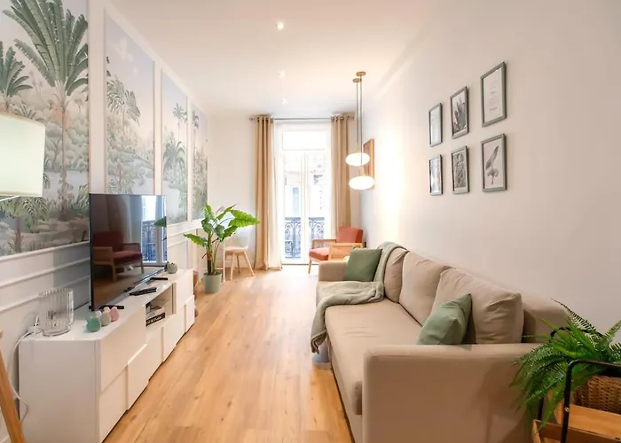 #34 Lamartine Central 3 Bdrs Ac Balcony 10Mins Walk To Old Town